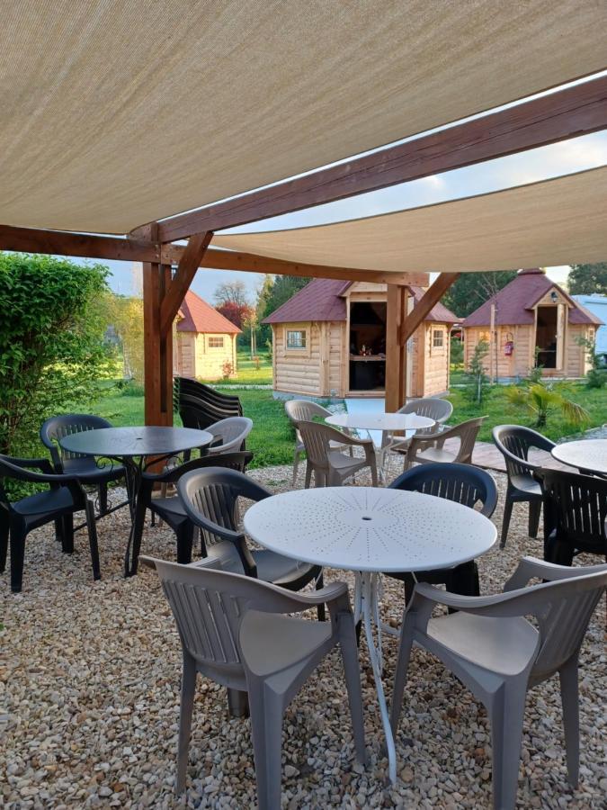 Camping Le Vallage Attigny エクステリア 写真